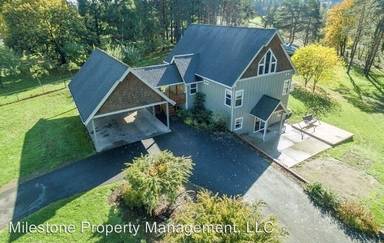 Main picture of 23515 NE 9th St