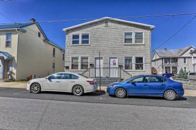 Main picture of 38 N Penn St