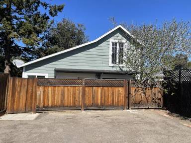Main picture of 1361 Bellomy St