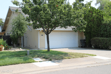 Main picture of 3491 Laird St