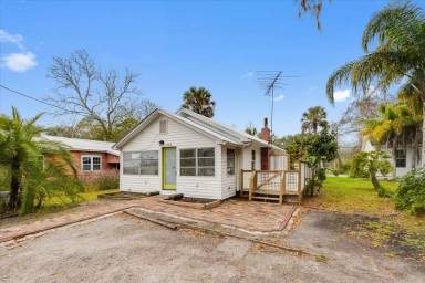 Main picture of 736 W King St
