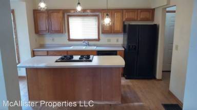 Main picture of 405 N Maple Ave