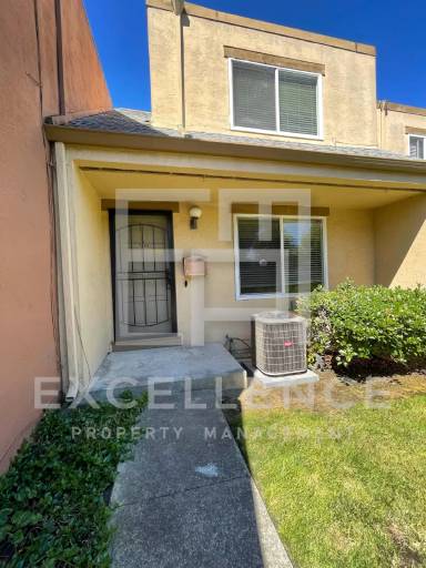 Main picture of 5092 Plaza Corona