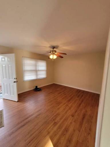 Main picture of 492 Briarwood Ln