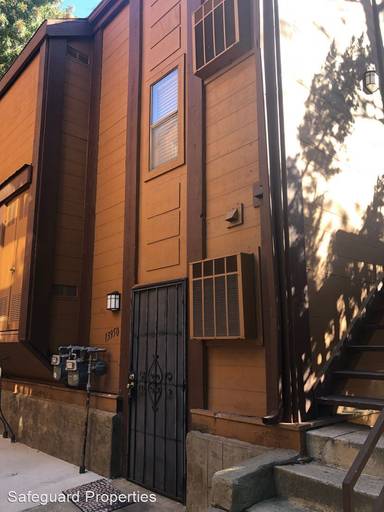 Main picture of 13950 Edgewater Dr