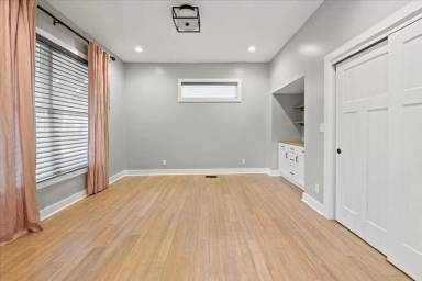 Main picture of 1041 S State Ave