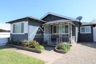 Main picture of 242 Santiago Ave