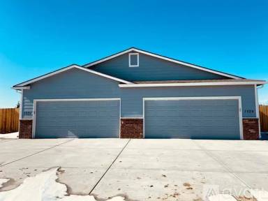 Main picture of 1618 E Olive Ct