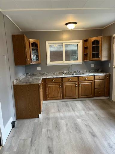 Main picture of 150 N River St