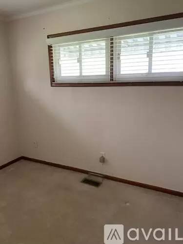 Main picture of 5213 Evelyn Dr