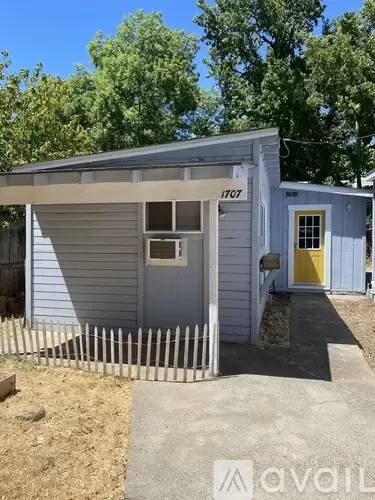 Main picture of 1707 Spruce Ave