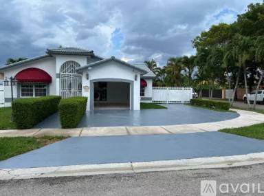 Main picture of 14307 SW 23rd Ln