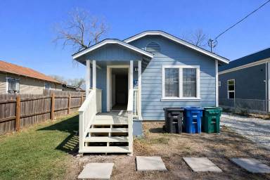 Main picture of 1411 Lamar St