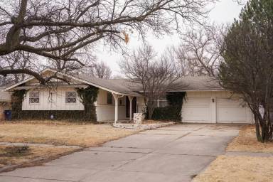 Main picture of 6427 E 9th St N