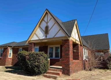 Main picture of 1001 NE 17th St