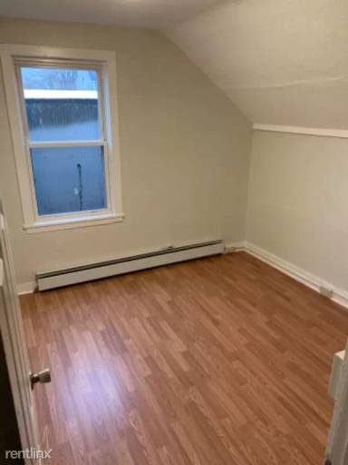Main picture of 67 Meadow St