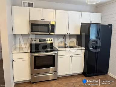 Main picture of 2150 W Missouri Ave