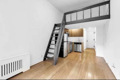 Main picture of 124 E 27th St