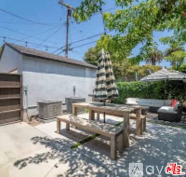 Main picture of 9038 Carson St