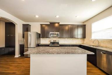 Main picture of 8230 Broussard