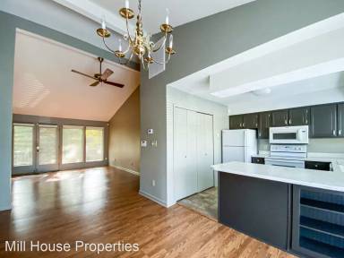 Main picture of 206 Oak Tree Dr