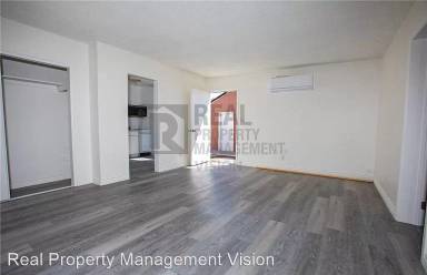 Main picture of 10955 Burnet Ave