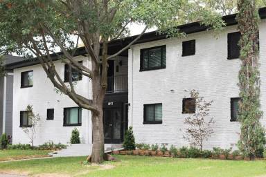 Main picture of 4917 Worth St