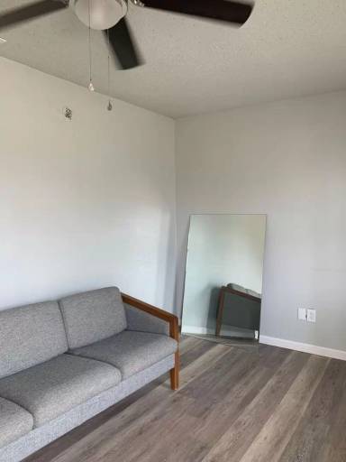 Main picture of 517 W 11th St