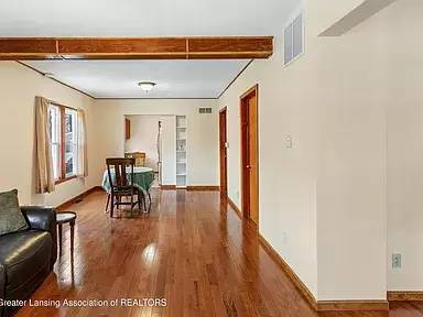 Main picture of 108 W Gier St