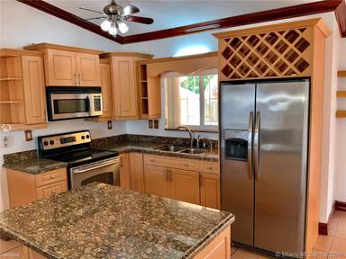 Main picture of 17808 SW 154th Ct