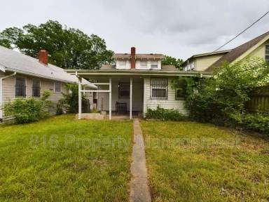 Main picture of 3032 Elmwood Ave