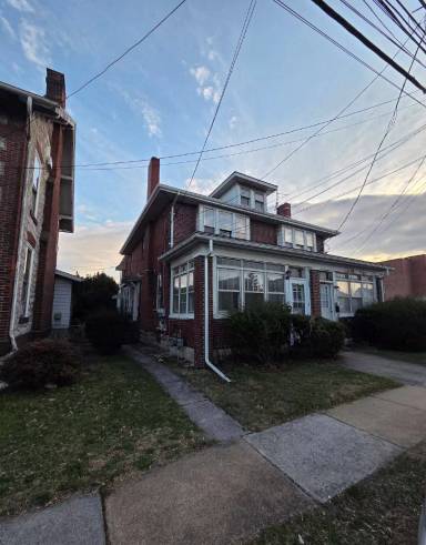 Main picture of 3625 Derry St