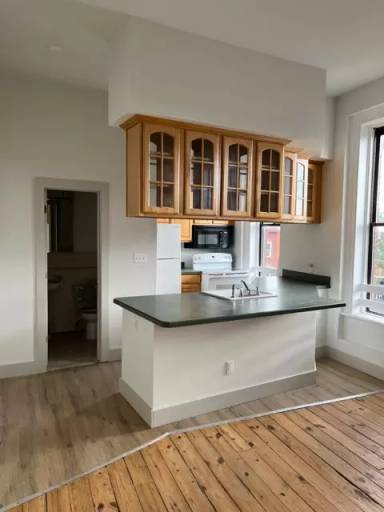 Main picture of 399 Main St