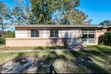 Main picture of 5817 Forrest Rd