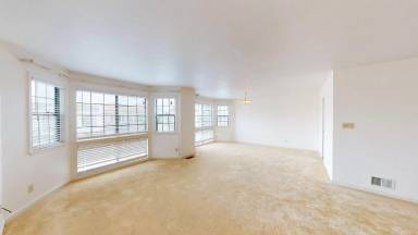 Main picture of 387 Naples St