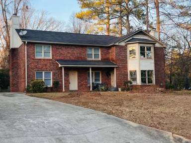 Main picture of 2136 Golfview Dr SE