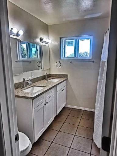 Main picture of 2875 Broadway