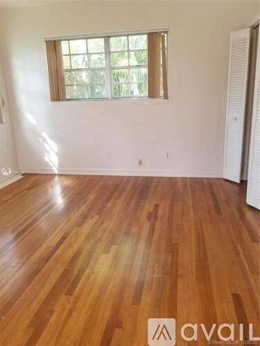 Main picture of 1085 98th St