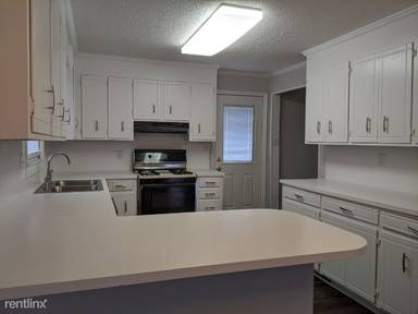 Main picture of 209 Highland Ave SW