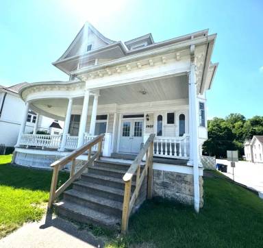 Main picture of 2602 6th Ave