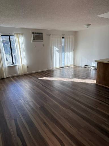 Main picture of 815 W Miner St