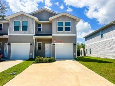 Main picture of 6331 Grove Park Dr