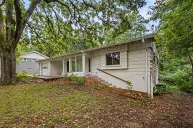Main picture of 2057 N Old Wire Rd