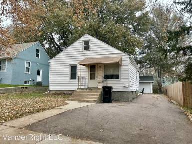 Main picture of 406 S Highland Ave