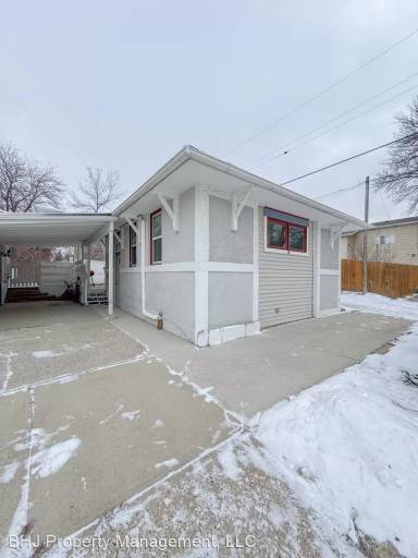 Main picture of 372 W Loucks St