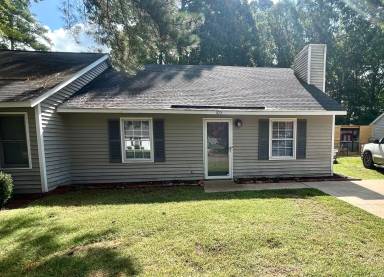 Main picture of 105 Pheasant Ct