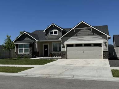 Main picture of 4651 N Palustris Ave