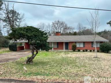 Main picture of 1400 Greenwood Dr
