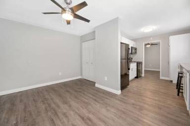 Main picture of Lawn Ave-2204 - 04