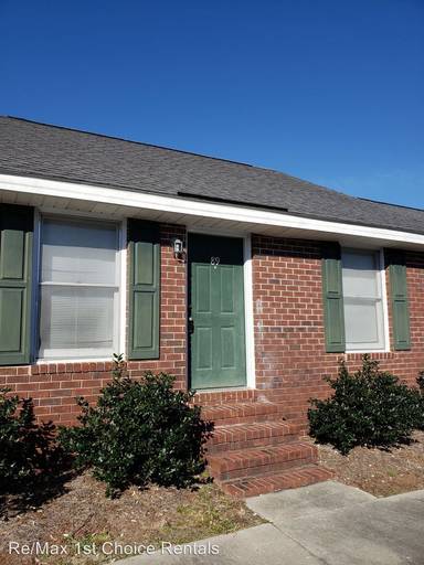 Main picture of 230 Lanier Dr